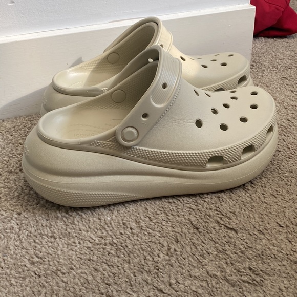 NWOT Platform Crocs - Picture 1 of 5